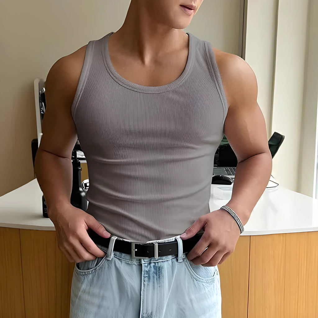 Men's black tight-fit round neck sports T-shirt with wool lining for workouts.
