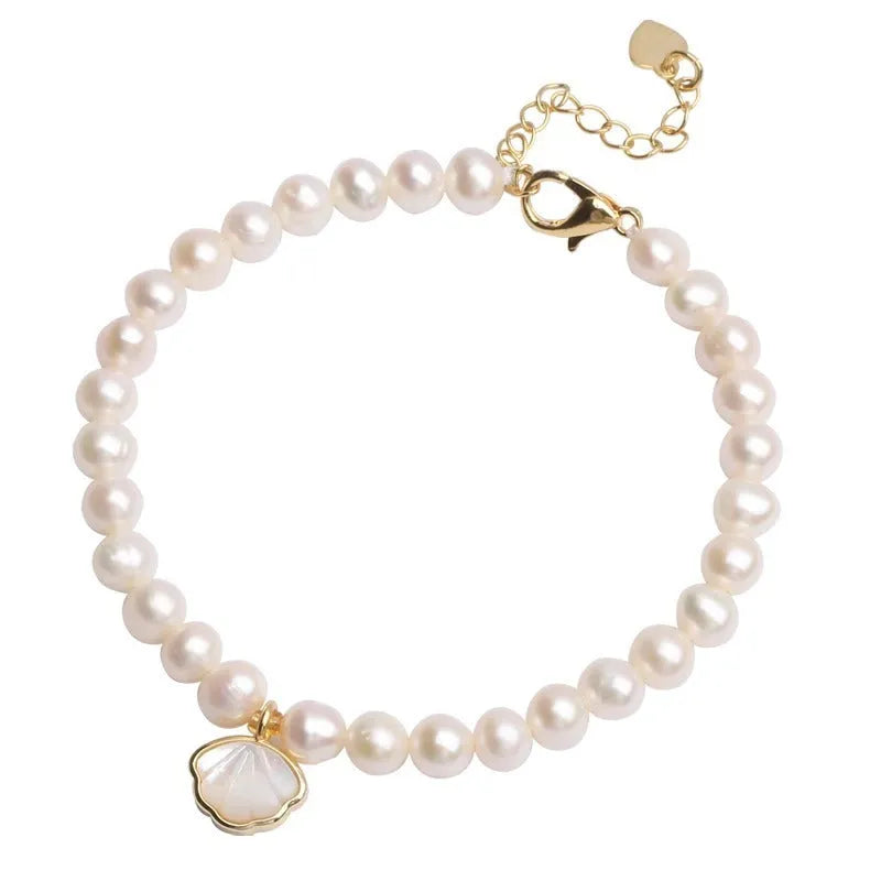Women's freshwater pearl bracelet with fan-shaped pearl arrangement and alloy setting