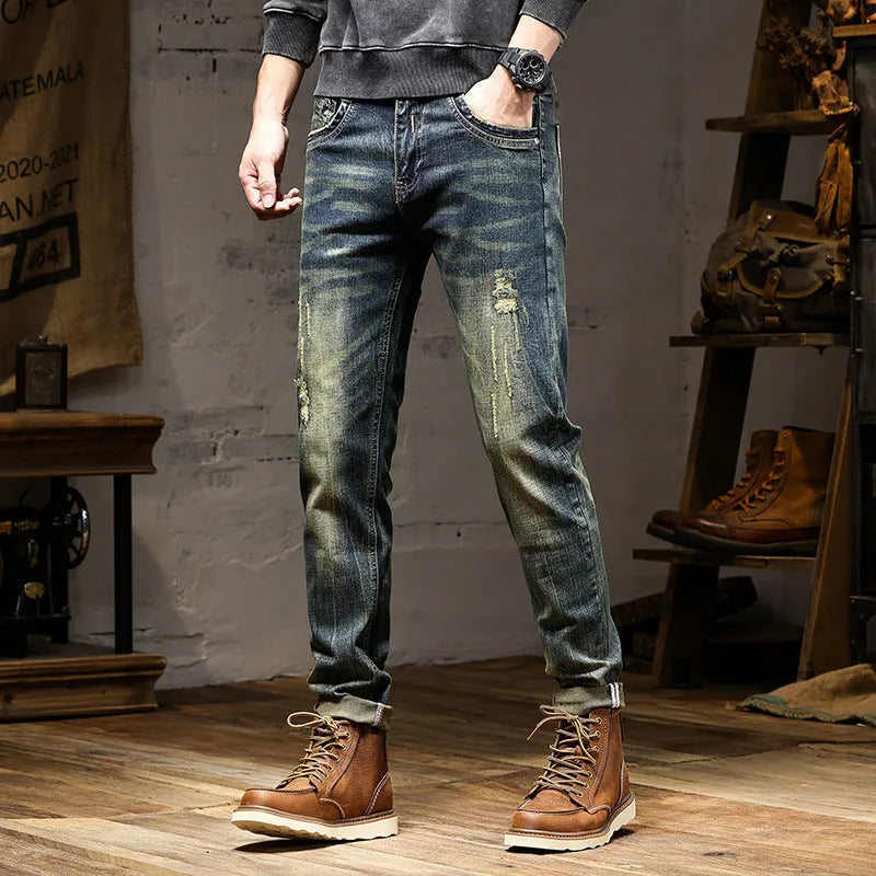 Men's skinny jeans in retro colour with zip fly and stretch denim fabric