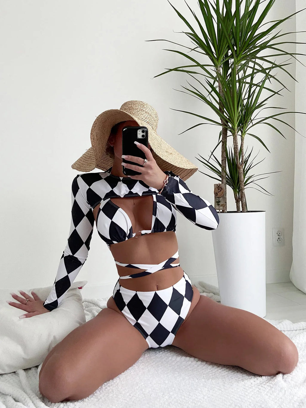 Women's plaid pattern three-piece long sleeve bikini swimsuit set for swimming