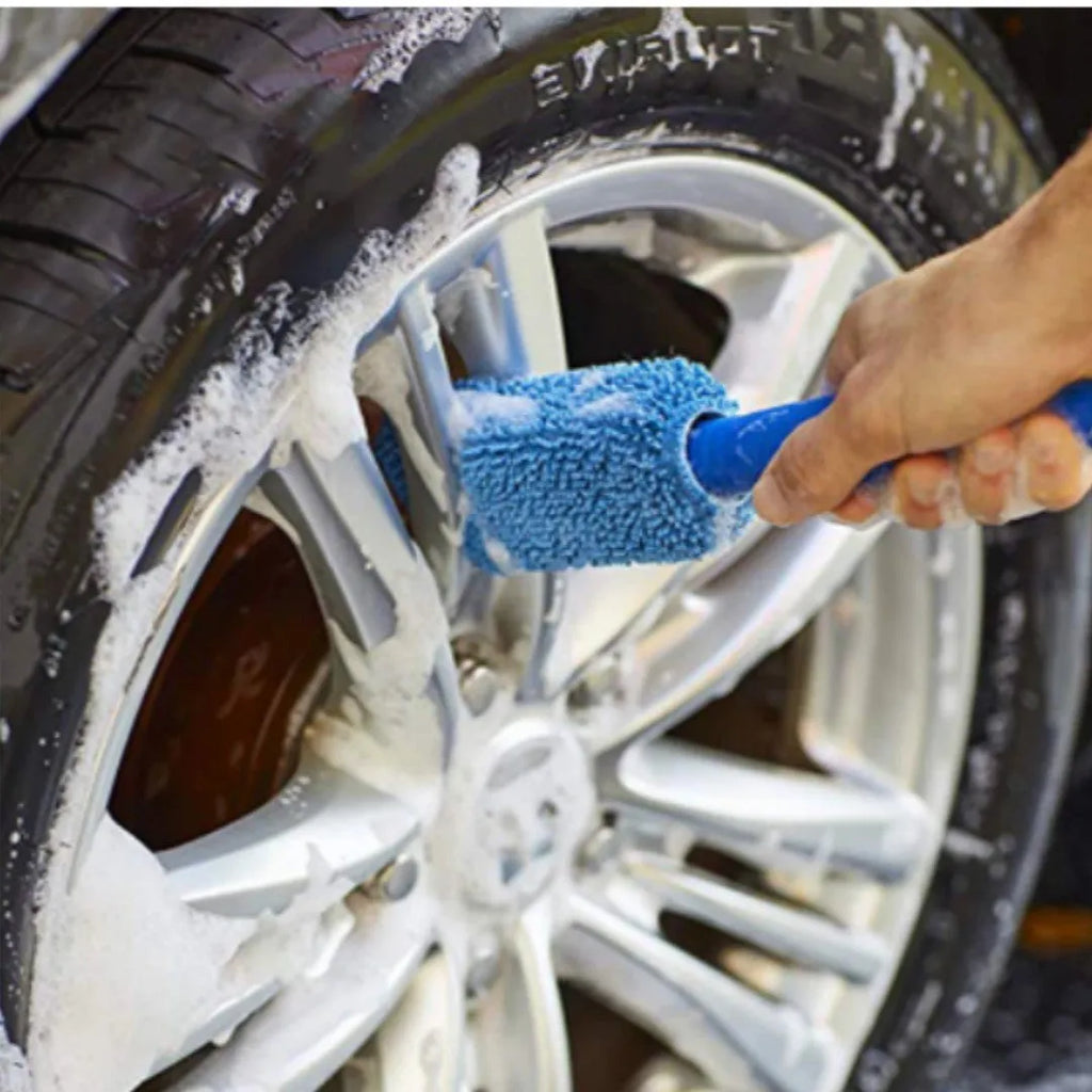 Blue microfiber car tyre brush with extended handle for cleaning wheels and rims