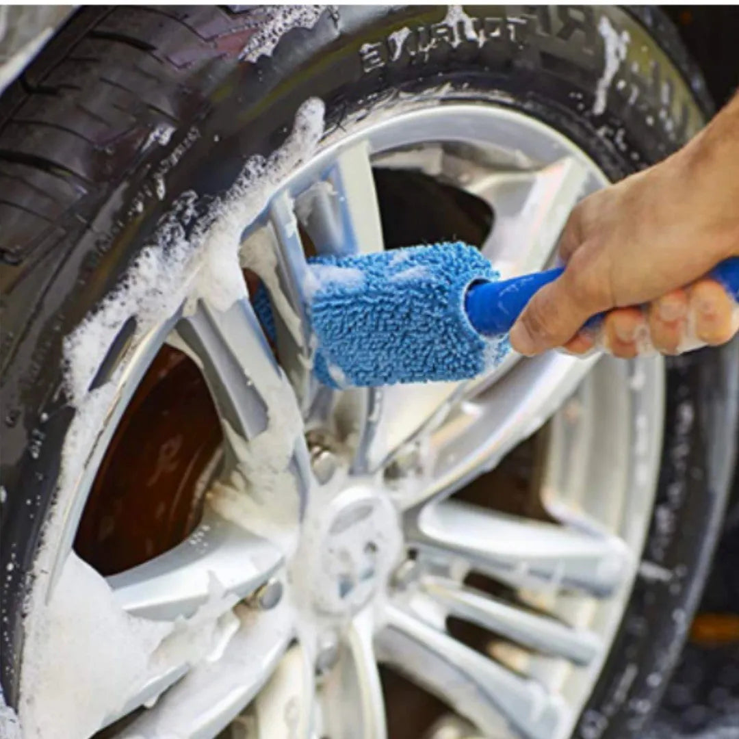 Blue microfiber car tyre brush with extended handle for cleaning wheels and rims