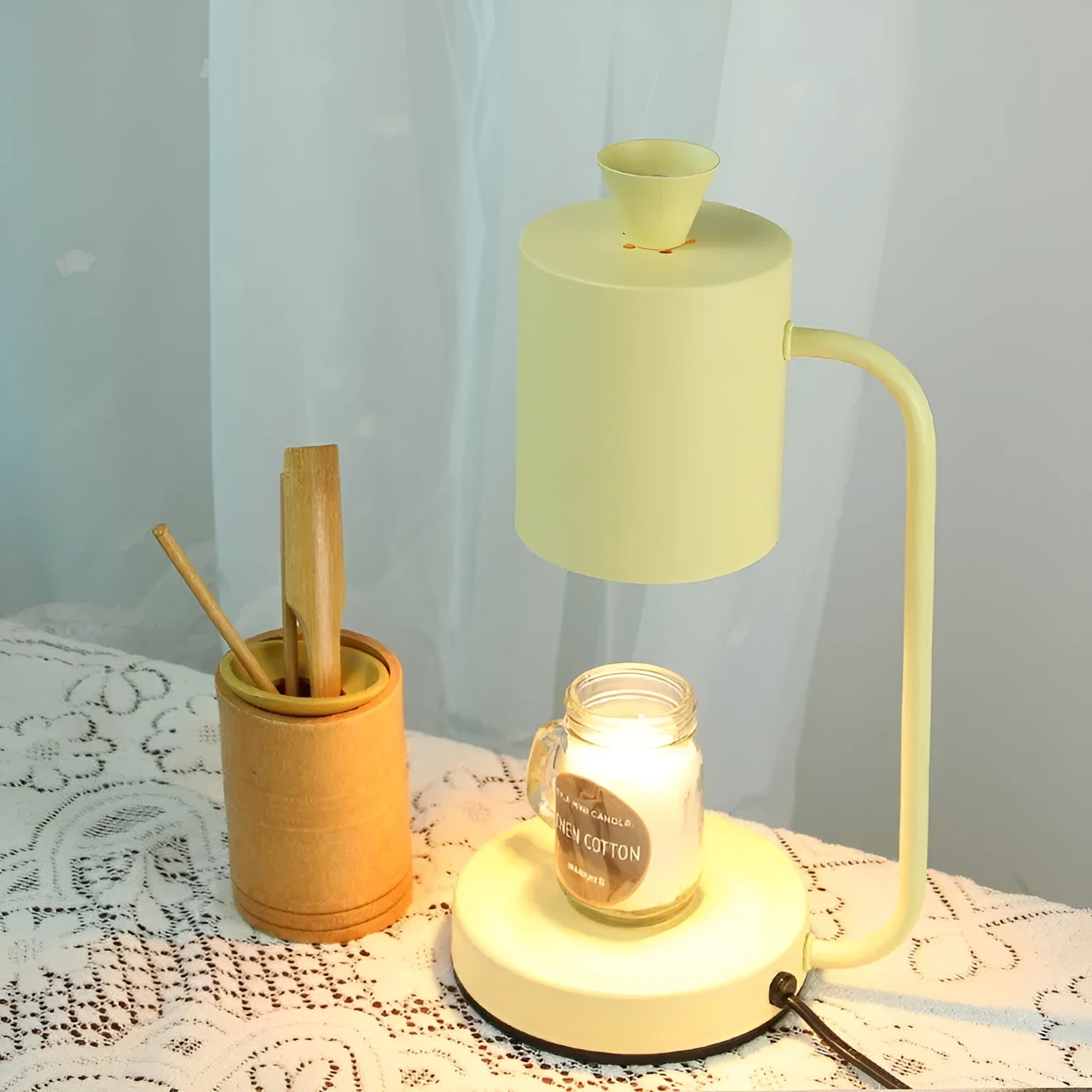 European-style aromatherapy melting wax lamp with dimmer switch in white colour