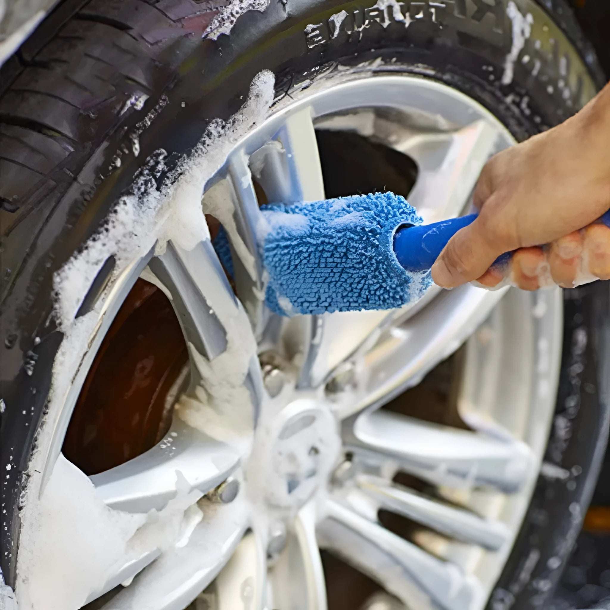 Blue microfiber car tyre brush with extended handle for cleaning wheels and rims