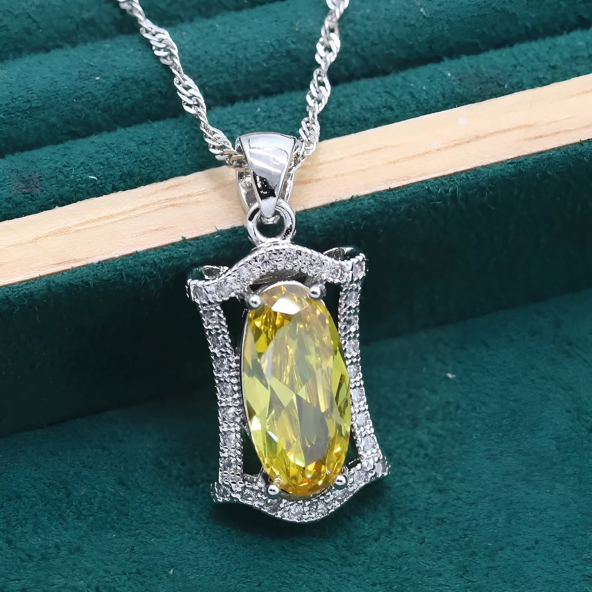 Anti-allergy zircon jewellery set with snake bone chain necklace, earrings, ring and bracelet in yellow colour