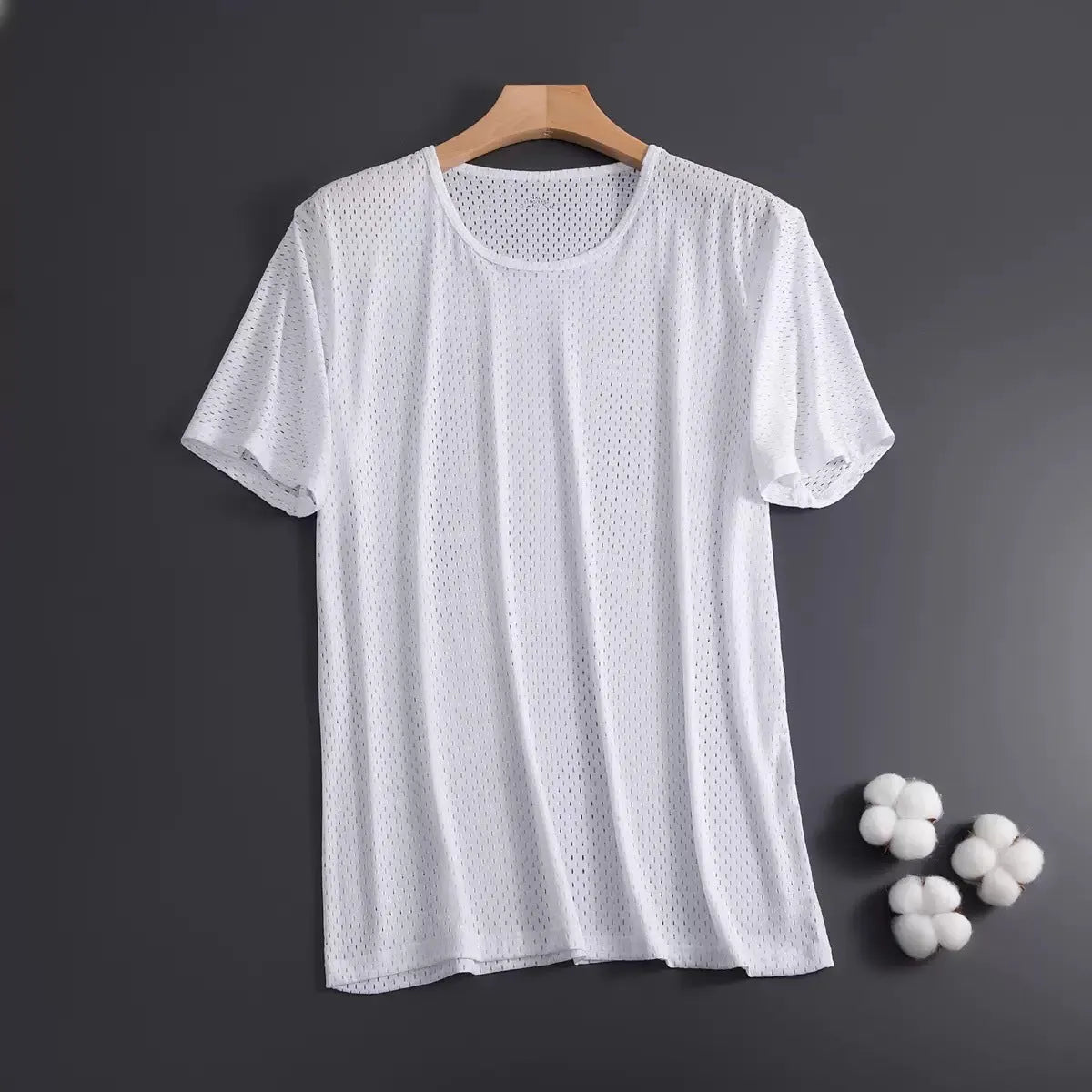 Ice silk men's short sleeve crew neck t-shirt in thin mesh polyester fabric