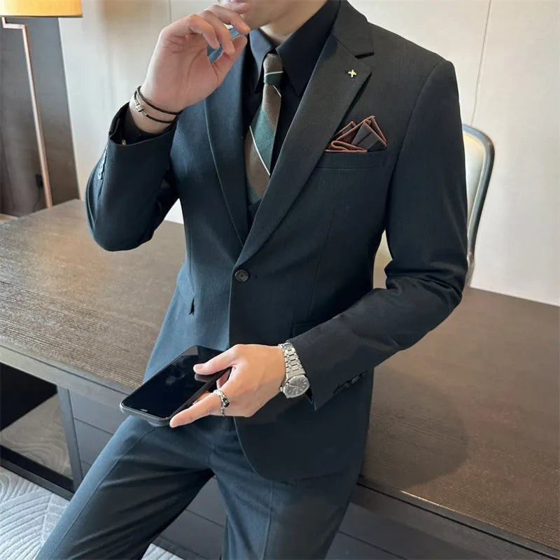 Men's slim fit business formal wear in chemical fibre blended fabric available in dark green, brown and camel colours