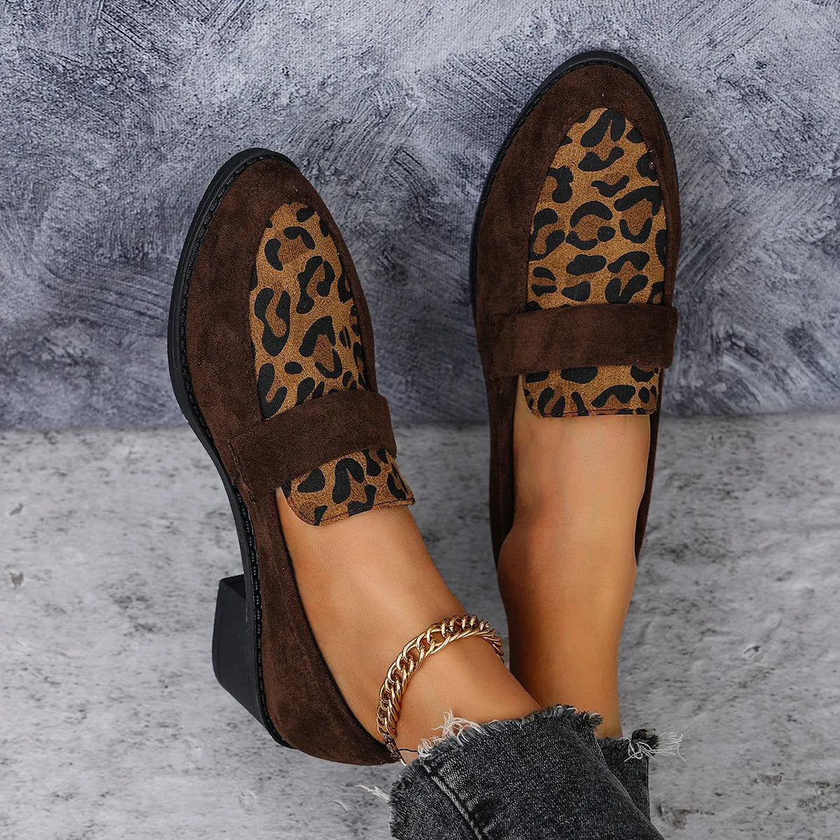 Women's leopard print suede slip-on shoes with chunky mid-heel in brown colour