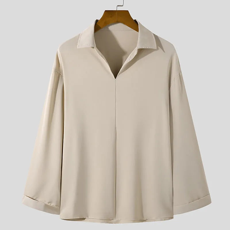 Men's loose lapel casual shirt in solid colour with non-iron polyester fabric.