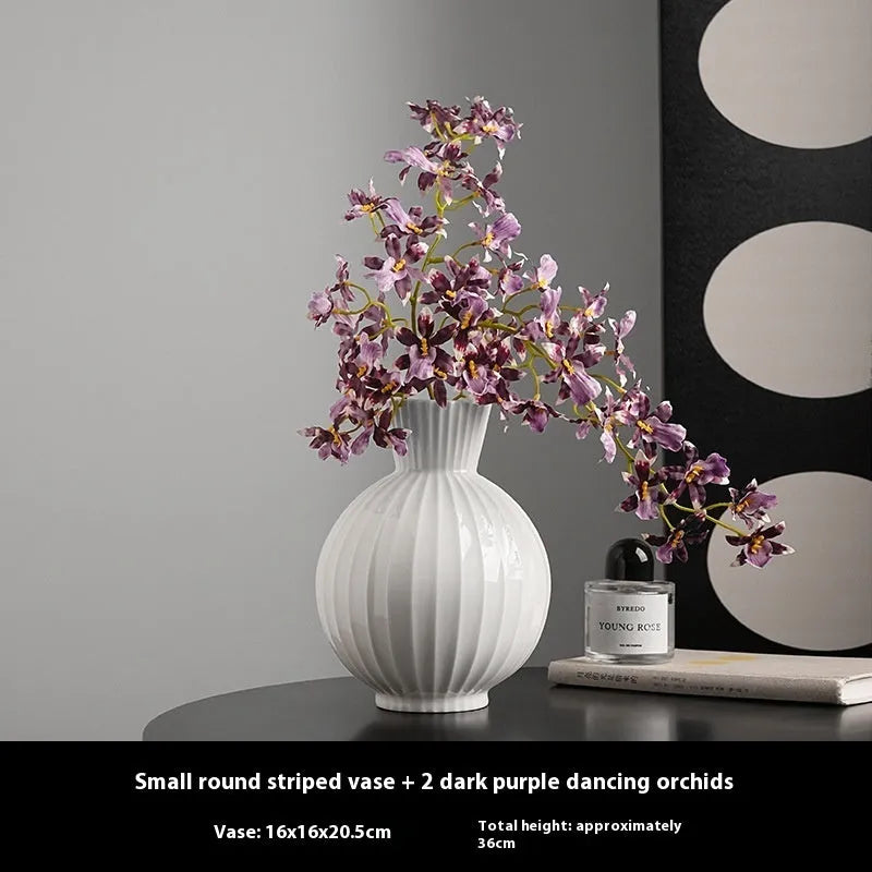 White striped ceramic ball vase with American country design for table decoration