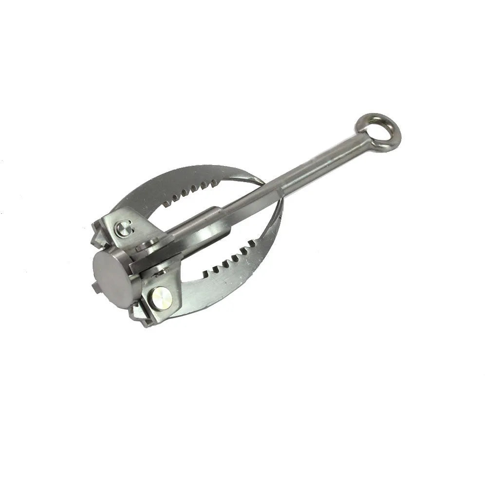 Silver stainless steel three-legged flying tiger claw climbing hook, folded 50mm diameter, unfolded 160mm diameter, 190mm height, 420g.