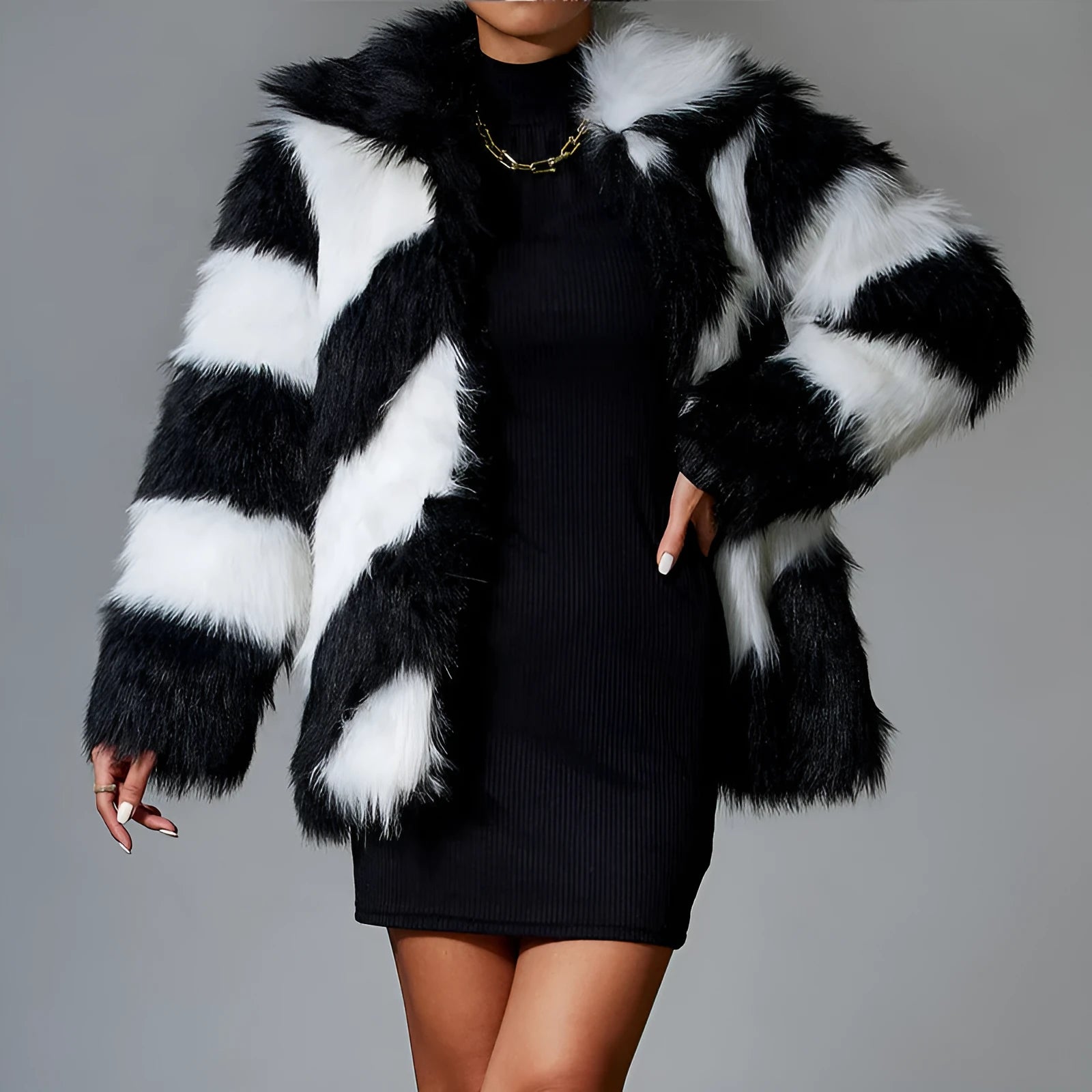 Contrast lapel faux fur coat with removable collar in normal length for commute wear