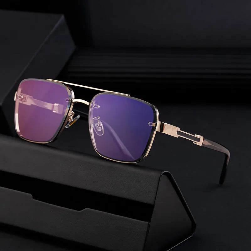 Men's vintage sunglasses with UV protection and a lightweight PC frame in a gold and grey colour option.
