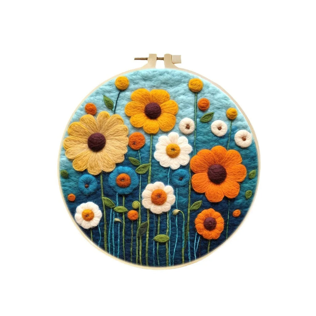 Round 20x20 cm linen embroidery kit with wool felt pieces and embroidery frame for botanical designs