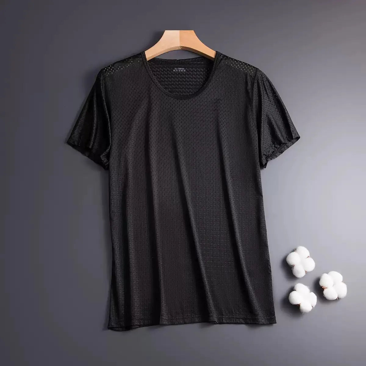 Ice silk men's short sleeve crew neck t-shirt in thin mesh polyester fabric
