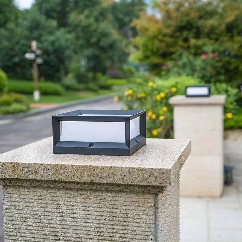 Aluminium solar LED column light for outdoor wall mounting with waterproof IP54 rating