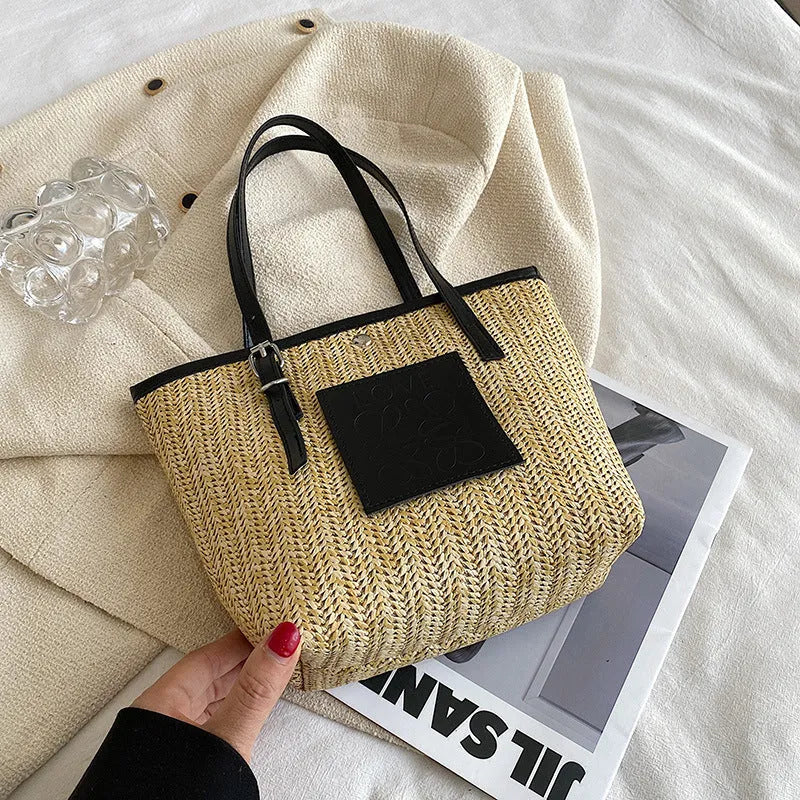 Straw woven women's shoulder bag in European retro style with three-dimensional pocket