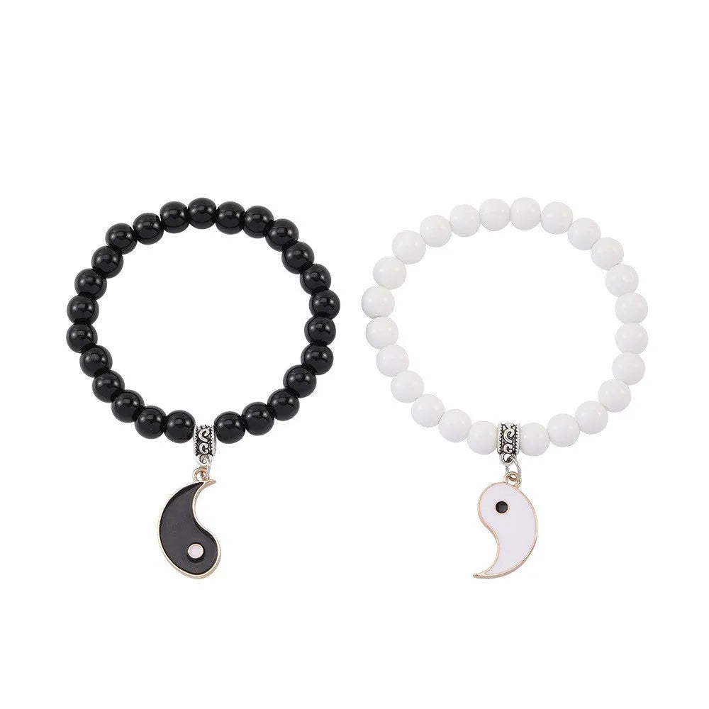 Geometric eight-diagram shaped appetizer bracelet in electroplated alloy with unisex design.