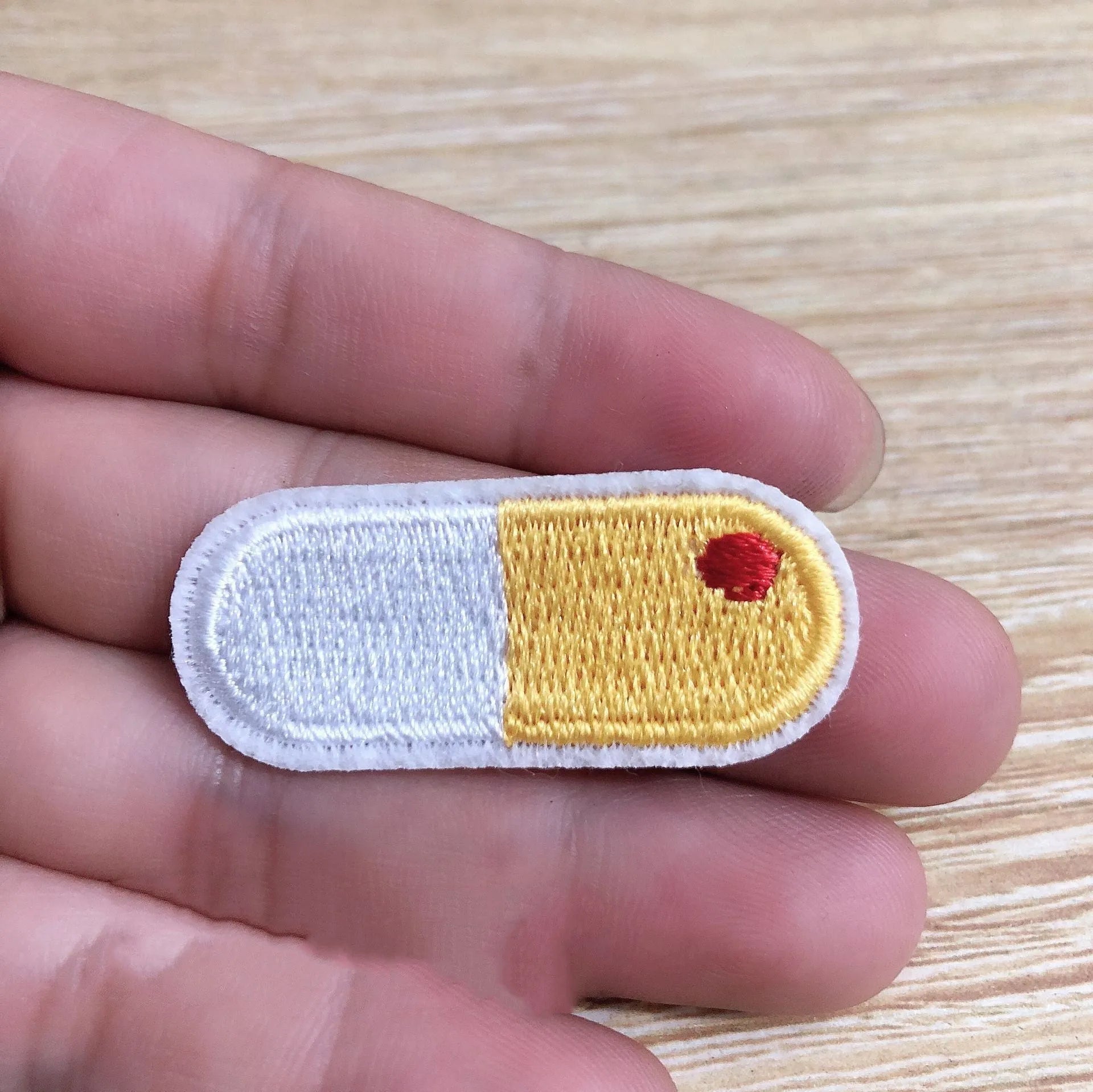 10-piece set of embroidered iron-on patches for clothing decoration and DIY customisation