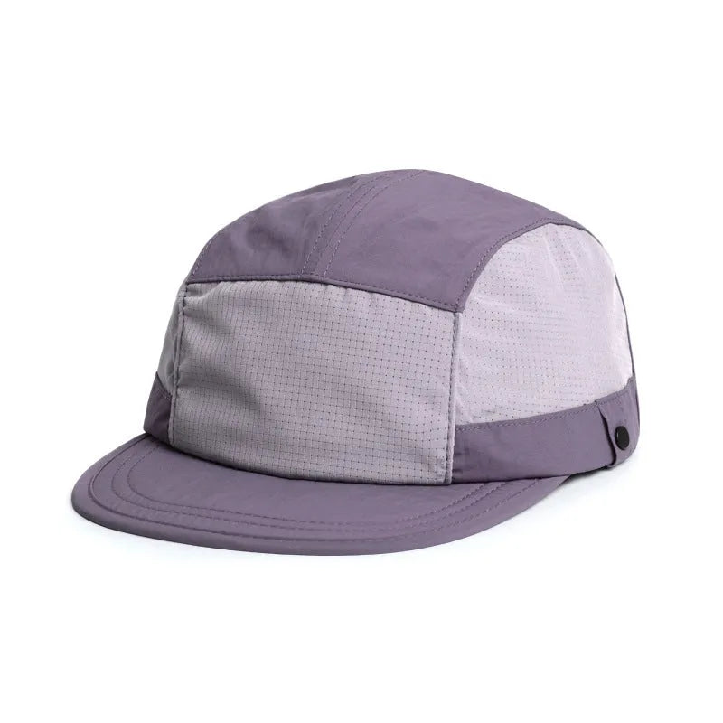 Breathable dome cap in M size with soft tongue and quick-drying polyester fabric.