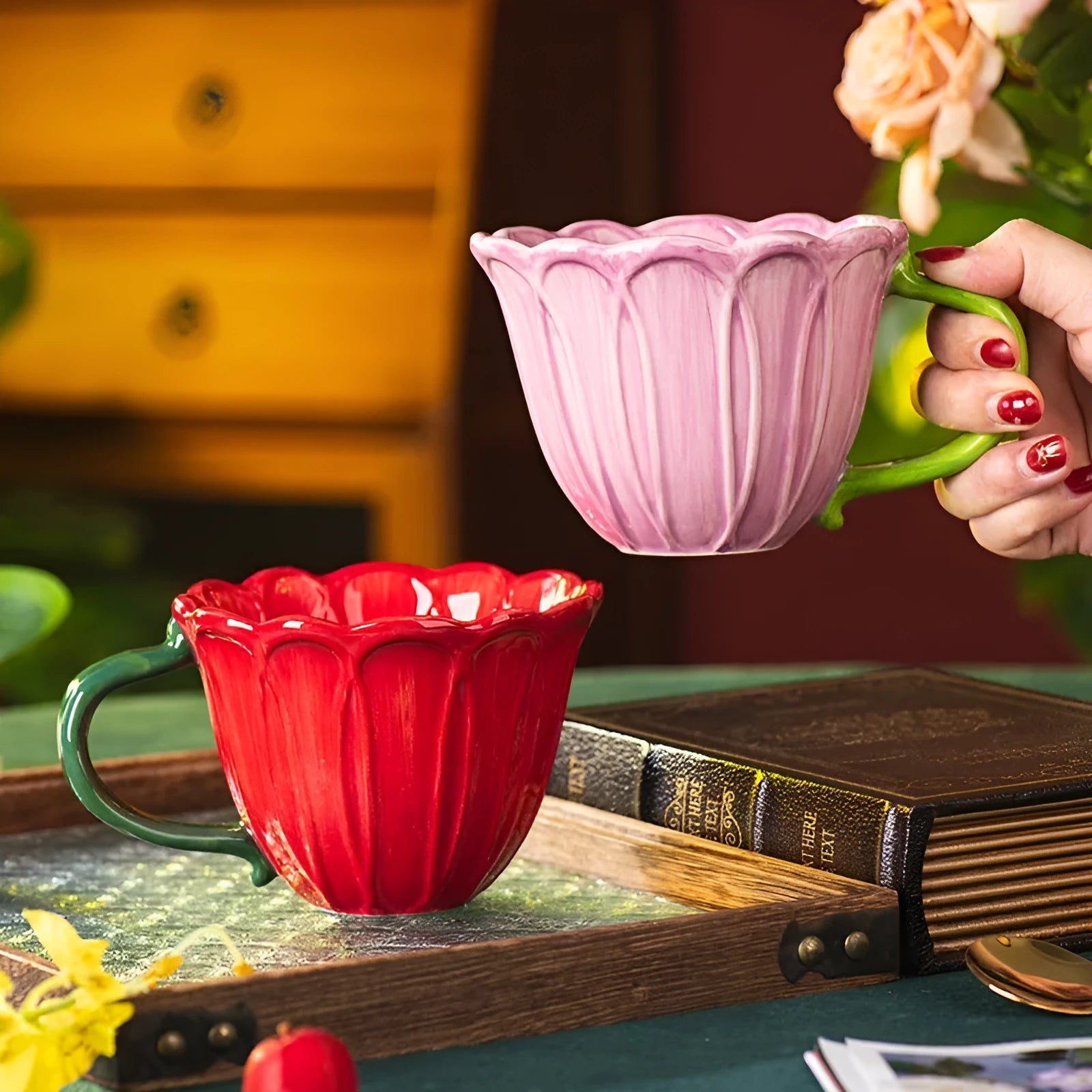 Ceramic breakfast cup with floral pattern in red or purple colours holding 500ml