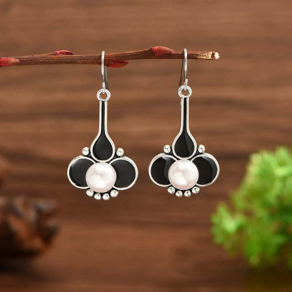 Silver retro fashion women's earrings with alloy metal construction and electroplated finish