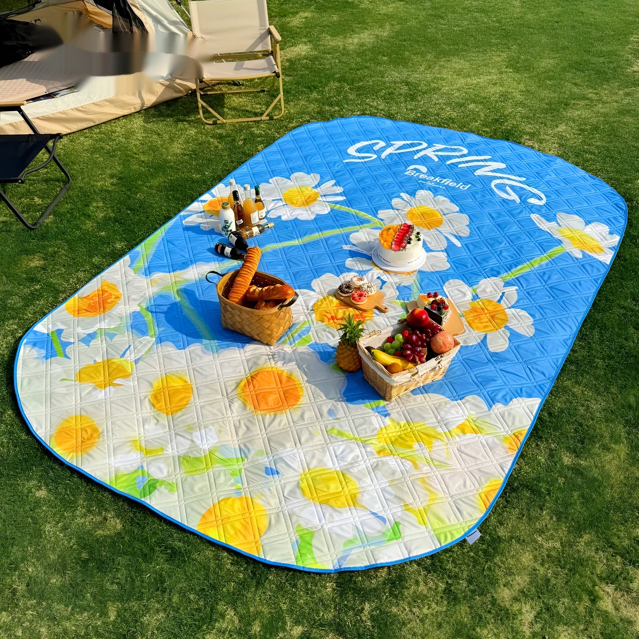 Waterproof outdoor picnic mat for 4-8 people in brushed fabric with Four Seasons colour options