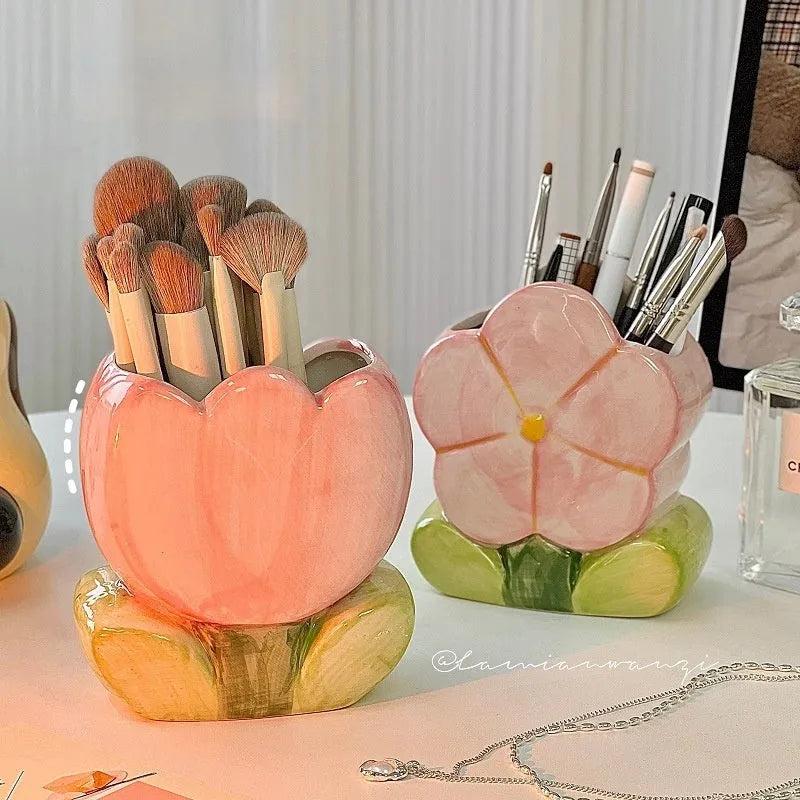 Ceramic flower pen holder box in floral design, dimensions 11.8x5.8x10cm