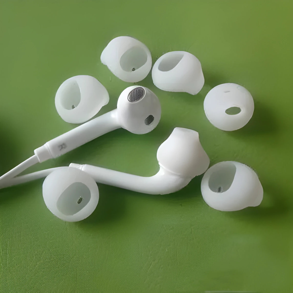 Black and white silicone earphone sleeves for S6 Edge G9200 G9250 G920A headphones