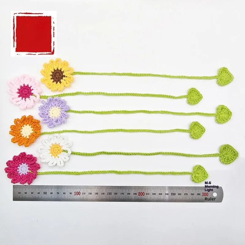 Hand-crocheted wool bookmark with daisy ornament in flexible milk cotton wire