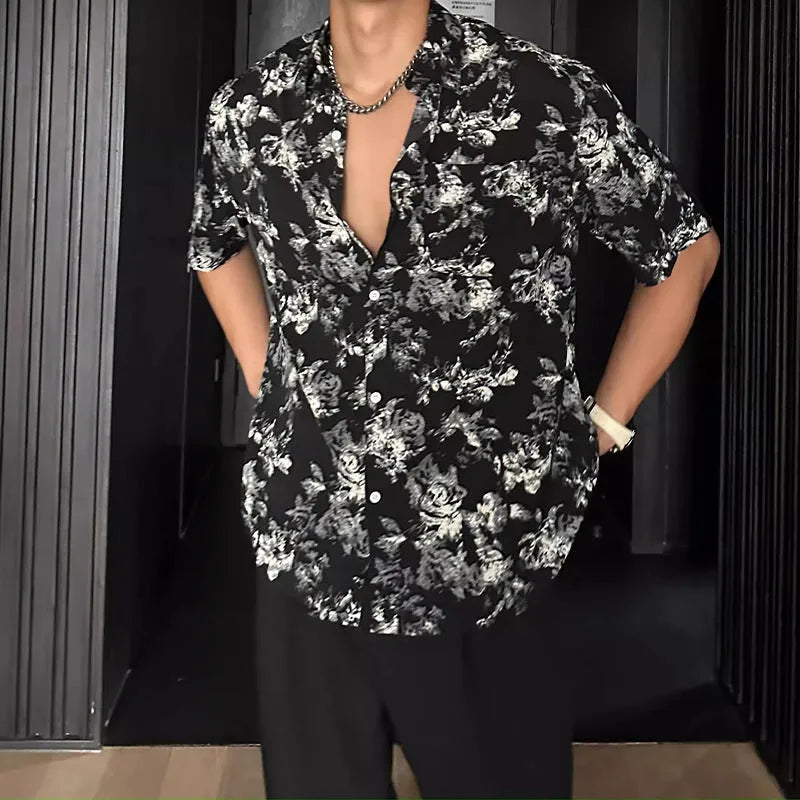 Men's loose fit casual shirt with floral pattern and short sleeves in black or white