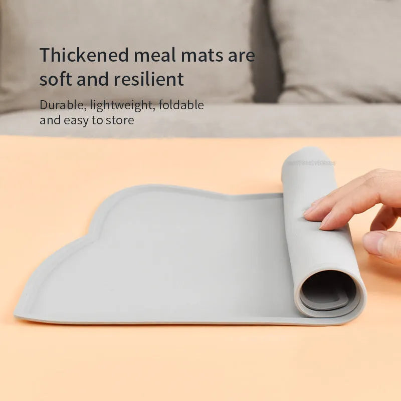 Silicone pet feeding mat with cat head shape design in blue colour for dog and cat bowls