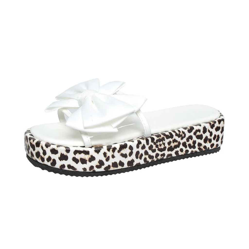 Women's leopard print platform beach slippers with thick sole in black colour