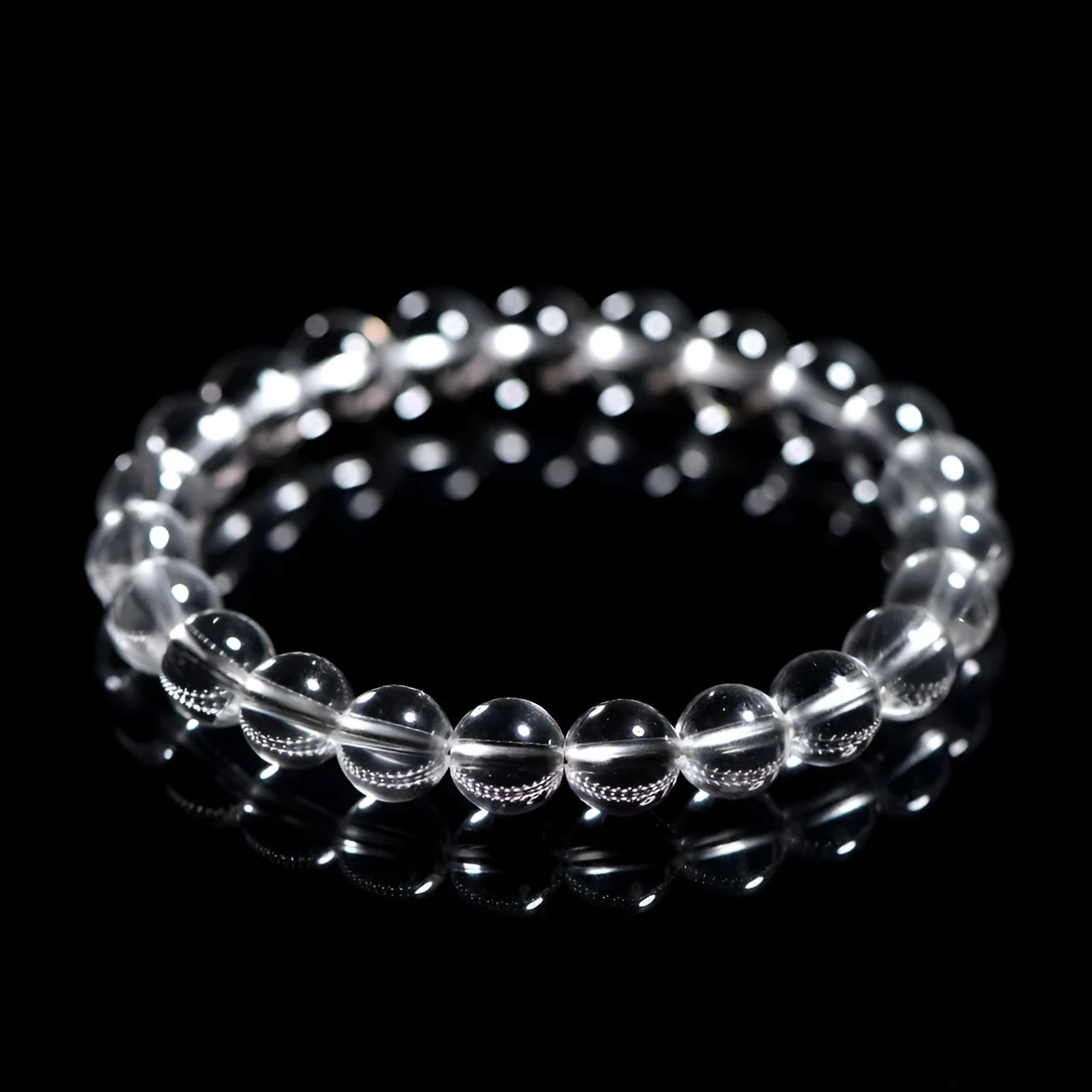 Natural Donghai old materials white water round beads crystal bracelet in geometric single circle style.