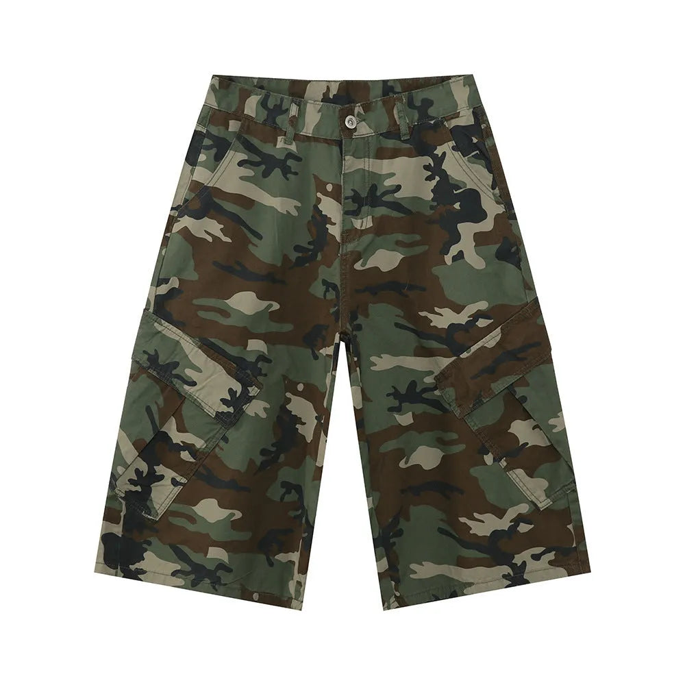 Men's camouflage wide-leg jeans with large side pockets and cropped length