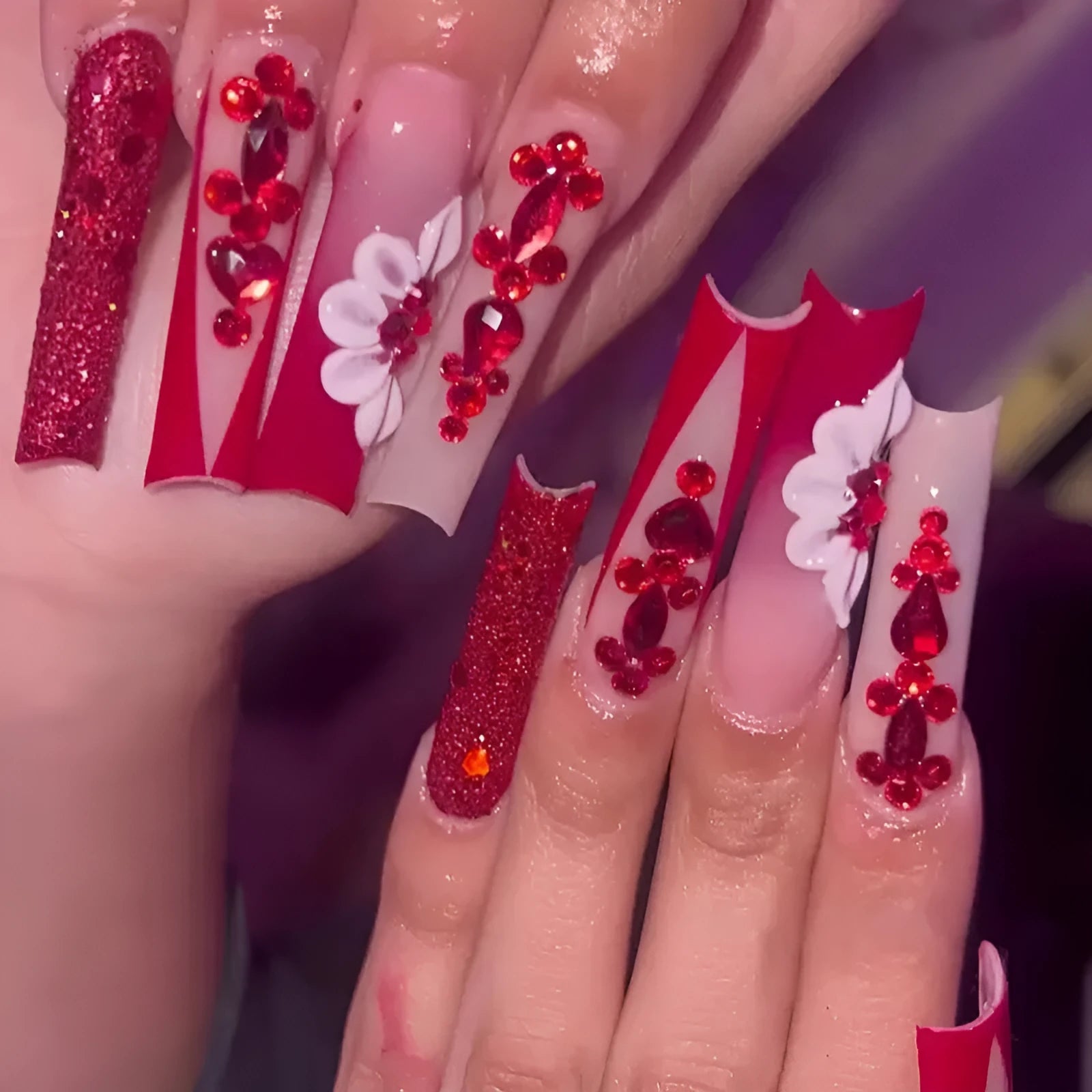Sweet Flowers Temperament removable fake nails with red diamond accents and floral pattern