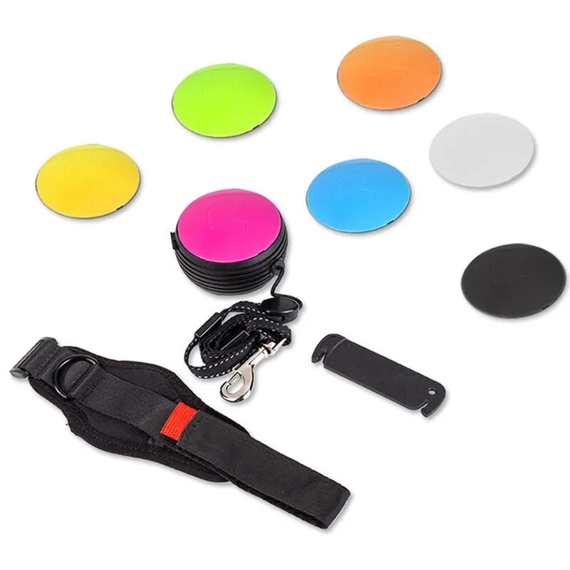 Pet Holding Hands automatic retractable dog leash extended to 3 metres in apple green colour.