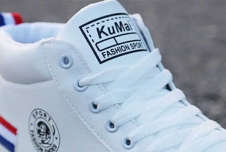 Men's casual shoes in artificial PU, shown in white black and white blue colourways, sizes 39 to 44