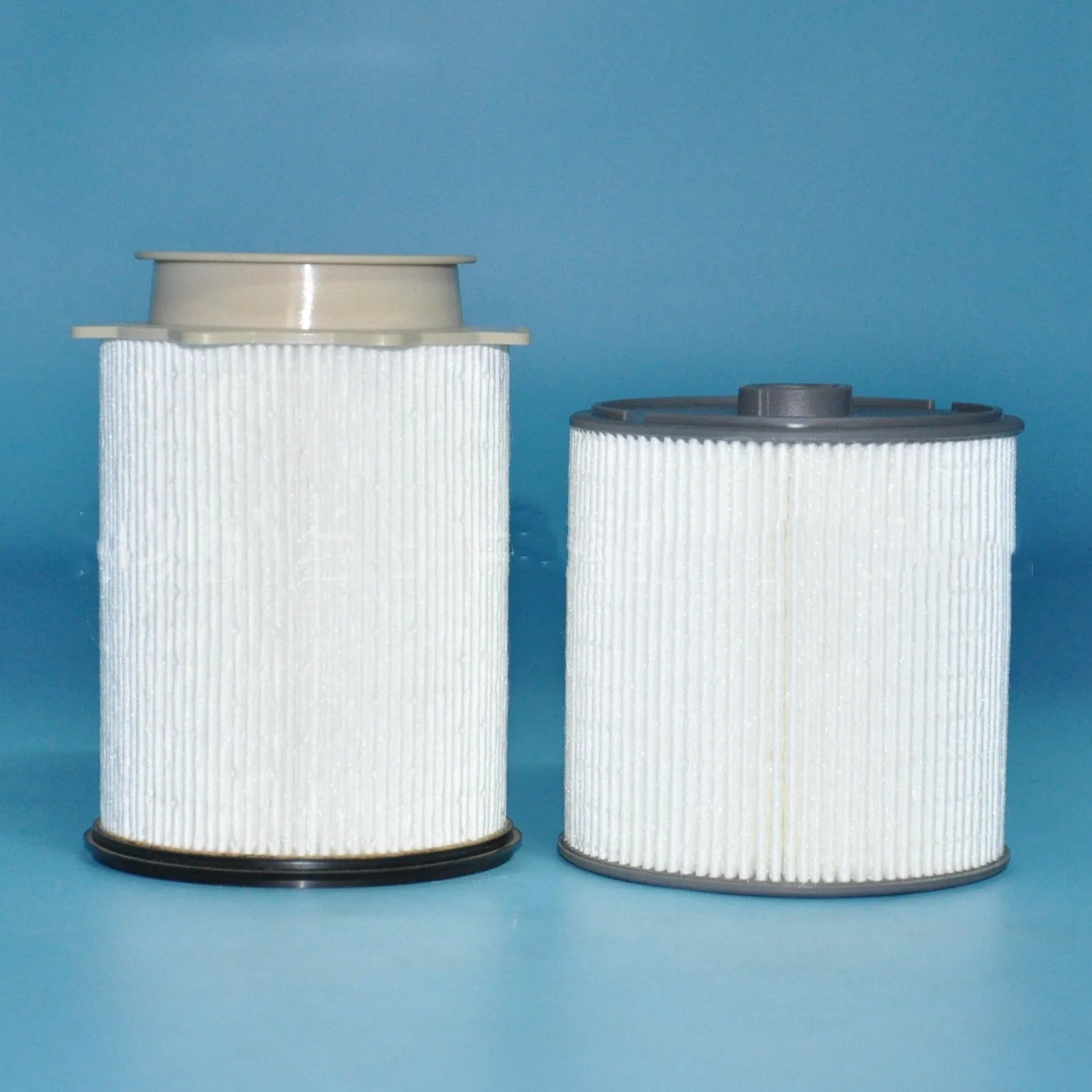 White diesel fuel filter kit for RAM 1500-5500 trucks with chemical fibre filter paper
