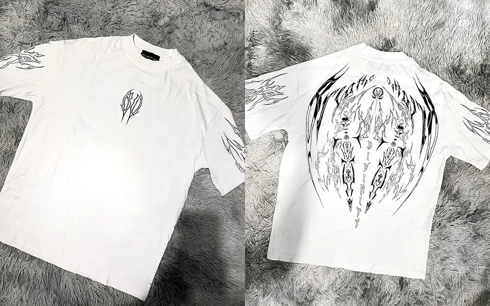 Dark style loose fit pure cotton short sleeve T-shirt with gilding decorative detail.