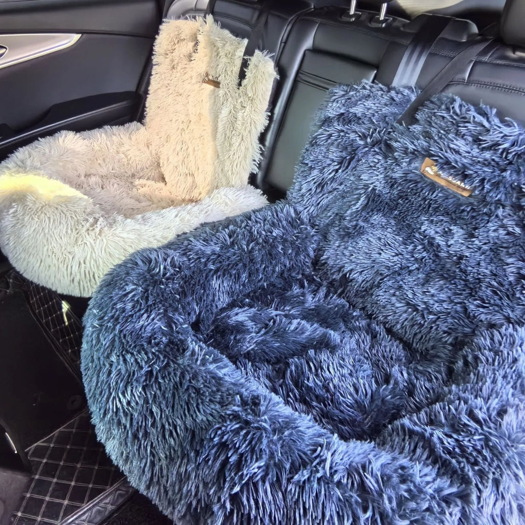 Thermal vehicle-mounted pet mat on car seat in dark grey colour with non-slip bottom