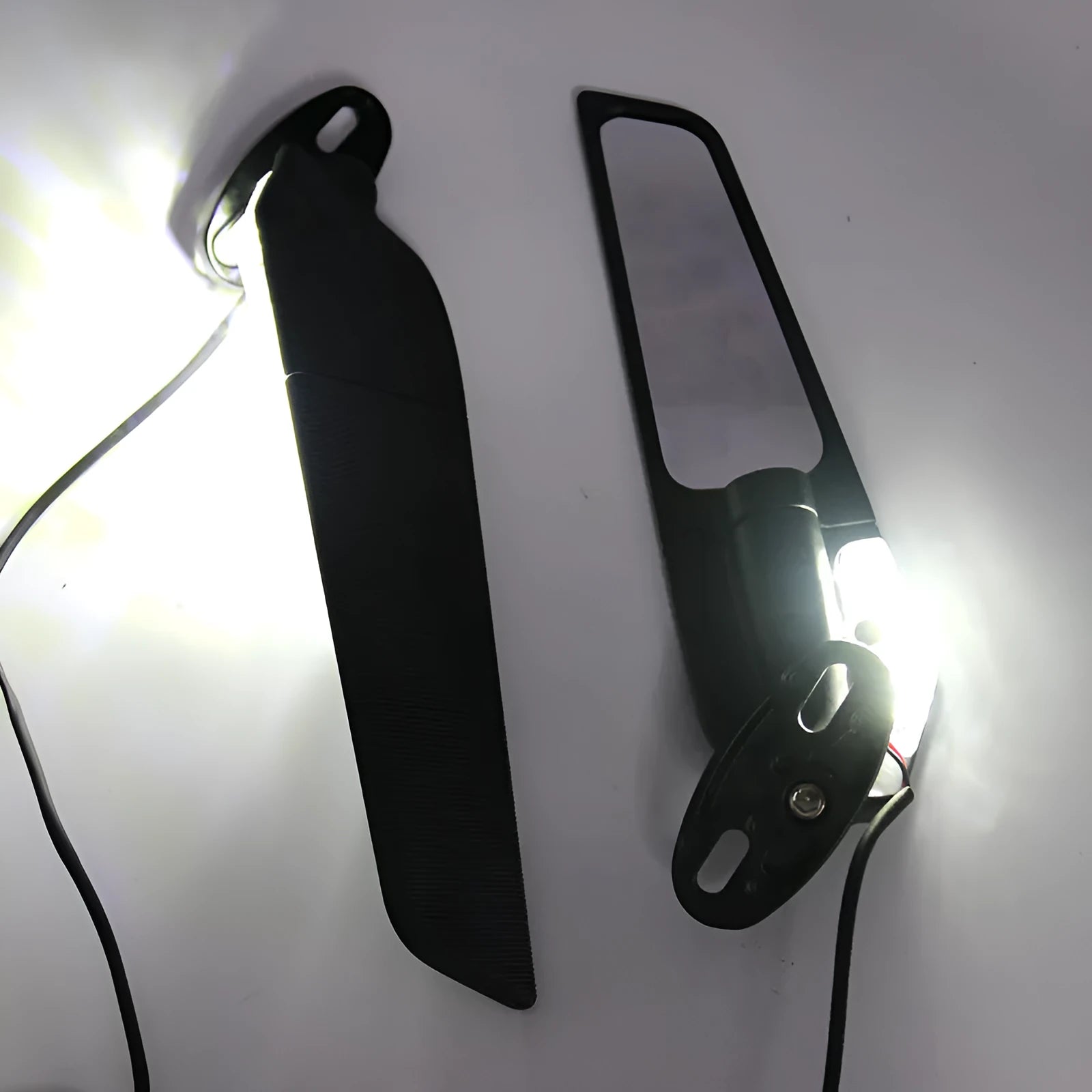 Yellow motorcycle rearview mirror reflector with aluminium alloy die-cast housing and convex lens
