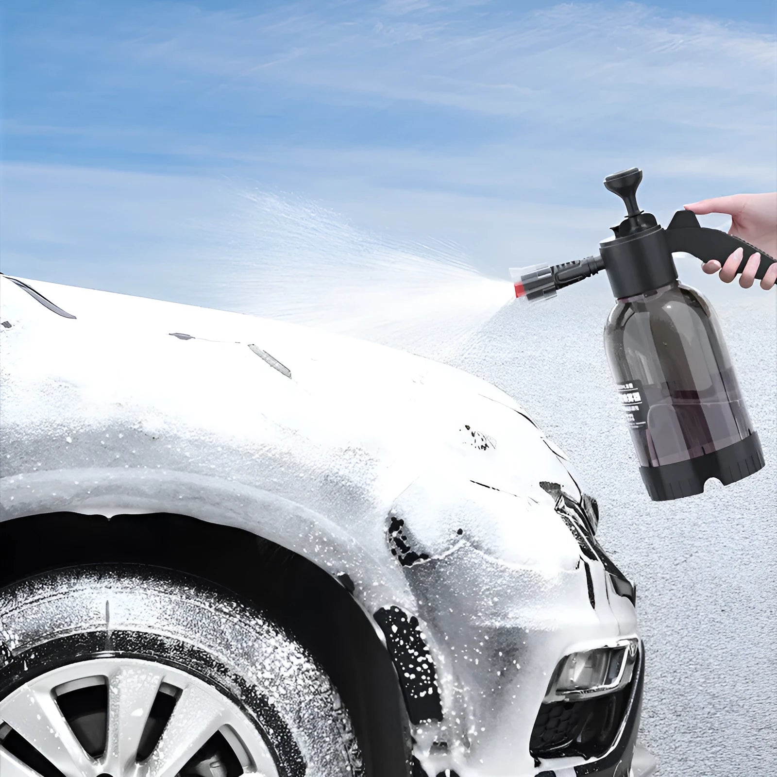Black 2L foam watering can with ergonomic handle and adjustable nozzle for car washing and household use