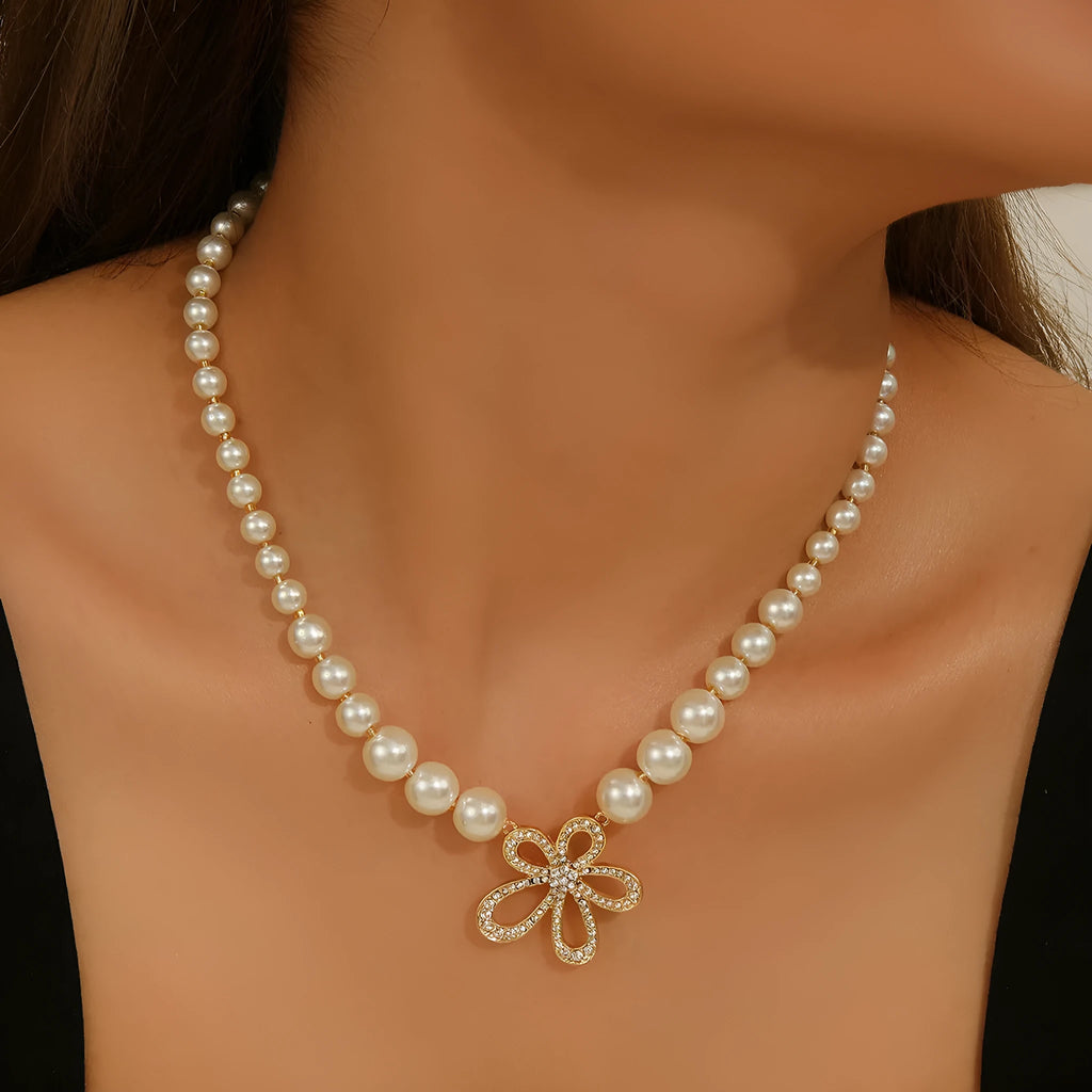 French romantic flower necklace with white fabric rose and gold-tone 42cm adjustable chain