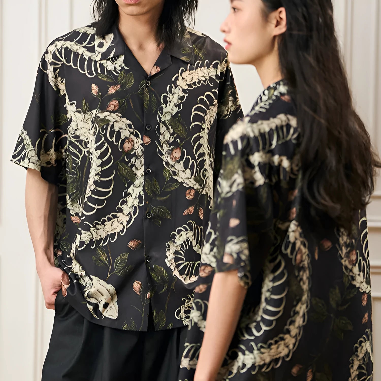 Short sleeve Cuban collar shirt with snake bone and flower pattern print in loose fit cardigan style