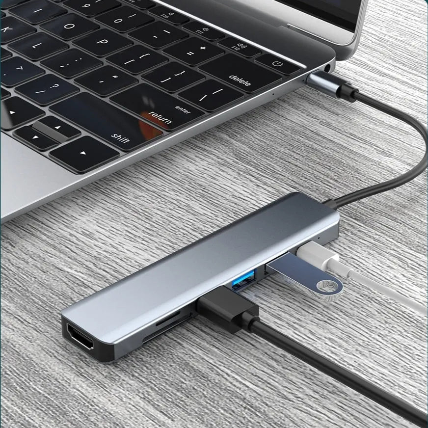 USB-C to seven-port expander hub with short 0.145m integrated cable
