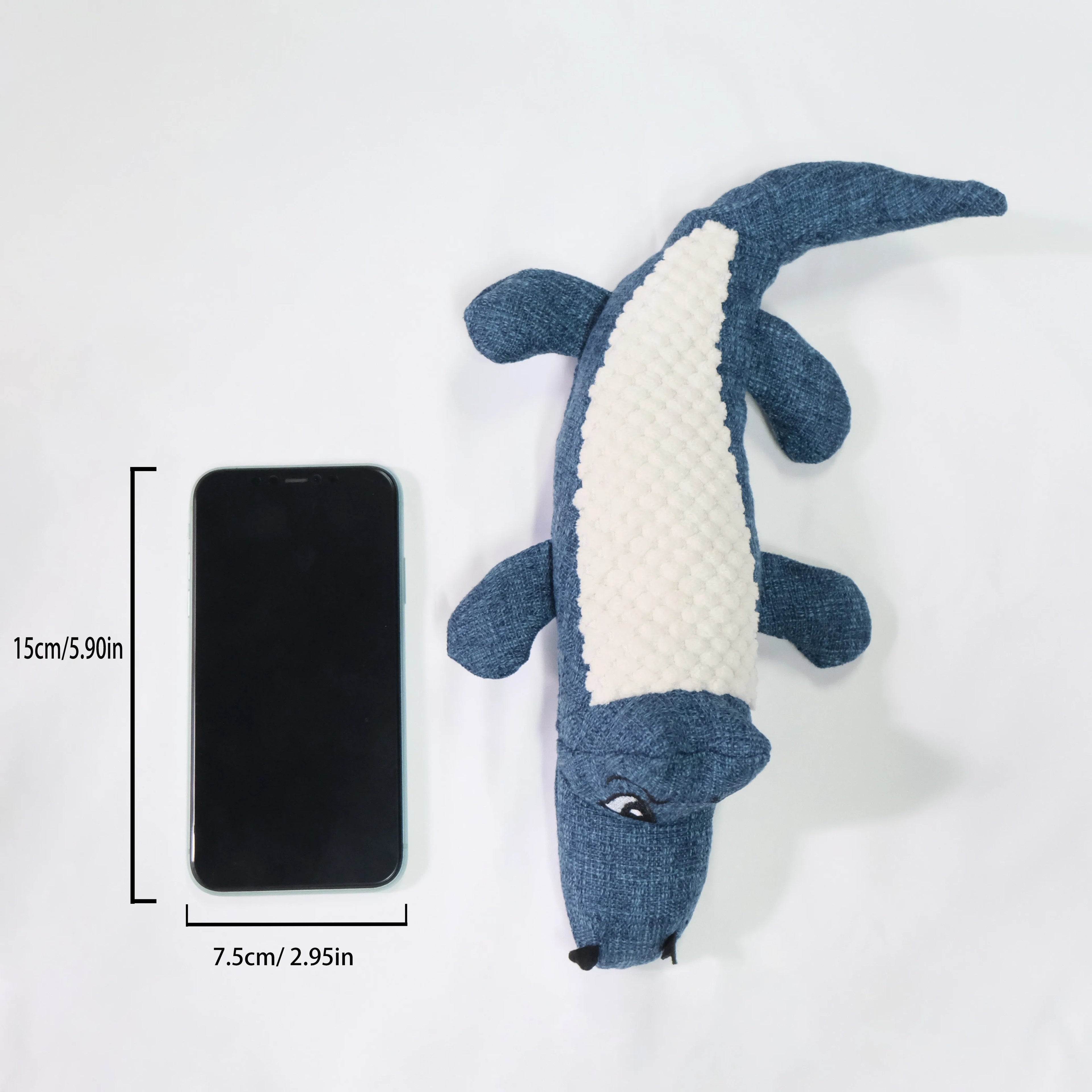 Blue, green, and red corn grid texture pet plush toy for cats and dogs with biting sound.