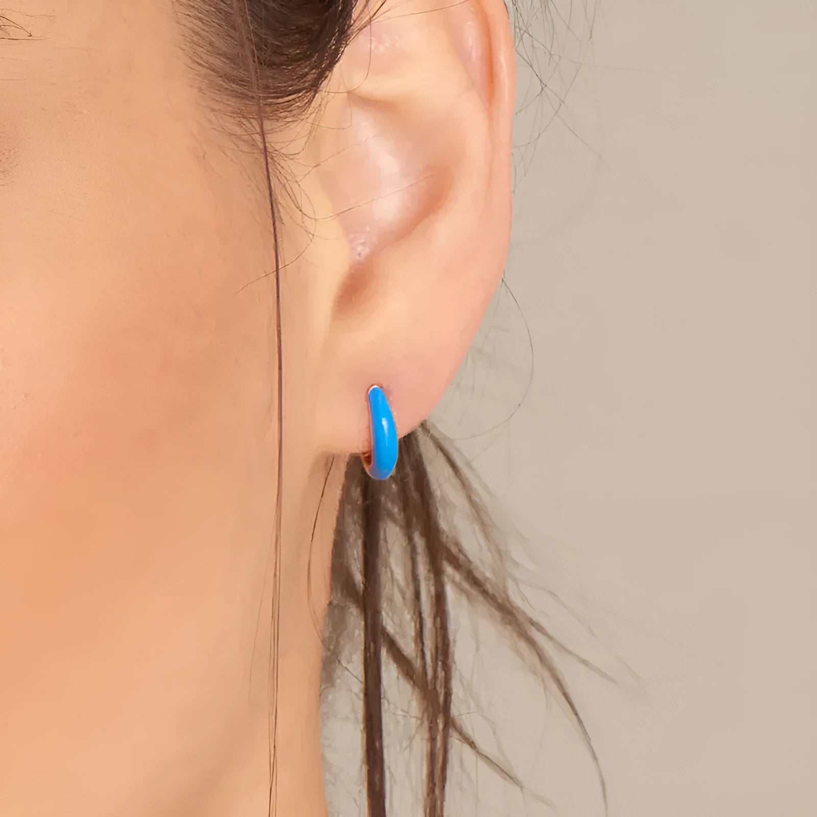 Geometric oval curved epoxy earrings in seven colours on silver-plated copper