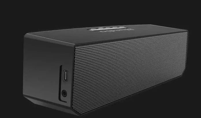 BS-6 Bluetooth smart speaker with 52mm driver and micro-USB charging port