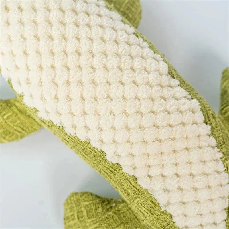 Blue, green, and red corn grid texture pet plush toy for cats and dogs with biting sound.